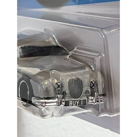 Hot Wheels Jaguar MK1 HW Race Day 2024 Gray Collector Car 127/250 - Picture 7 of 7